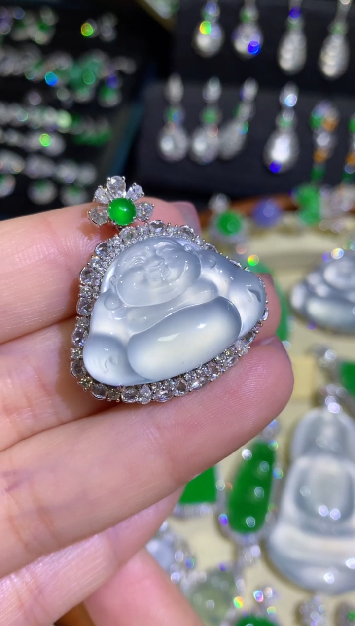 【闪购商品】翡翠颈饰18K金镶嵌玻璃种蓝钢弥勒佛一刀切