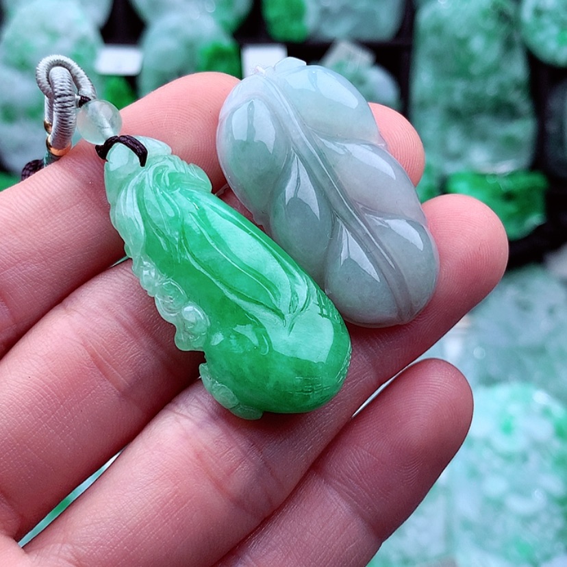 【闪购商品】翡翠颈饰未镶嵌K*殷