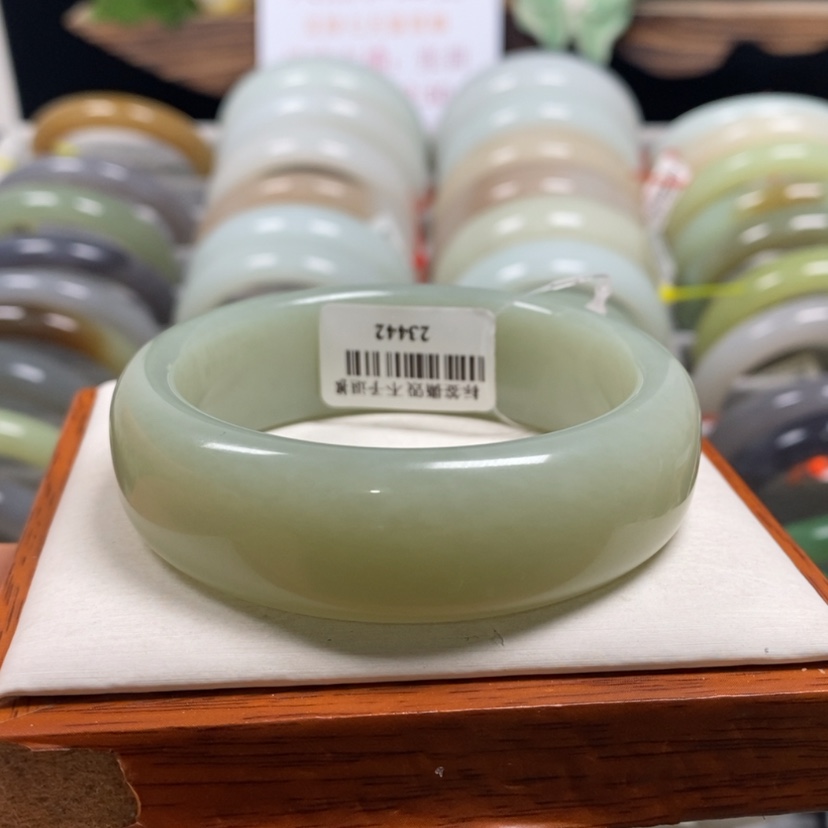 【闪购商品】和田玉手镯未镶嵌昱****）55