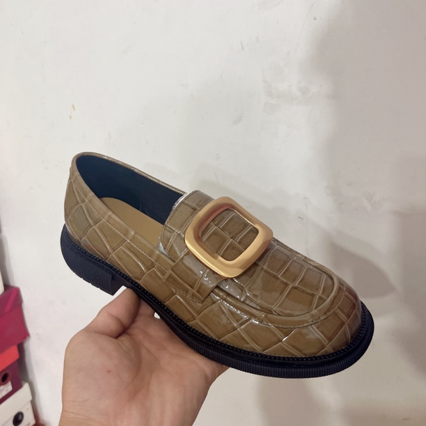 2952195牛漆皮百搭休闲单鞋