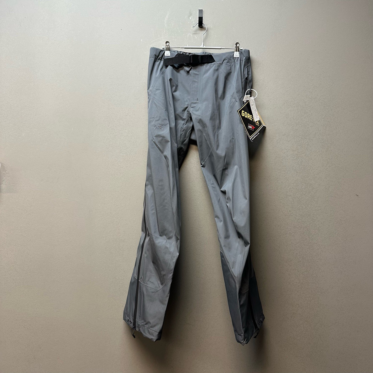 Arcteryx 始祖鸟军鸟/09428/Gen2Alpha pant lt狼灰色硬壳冲锋裤s