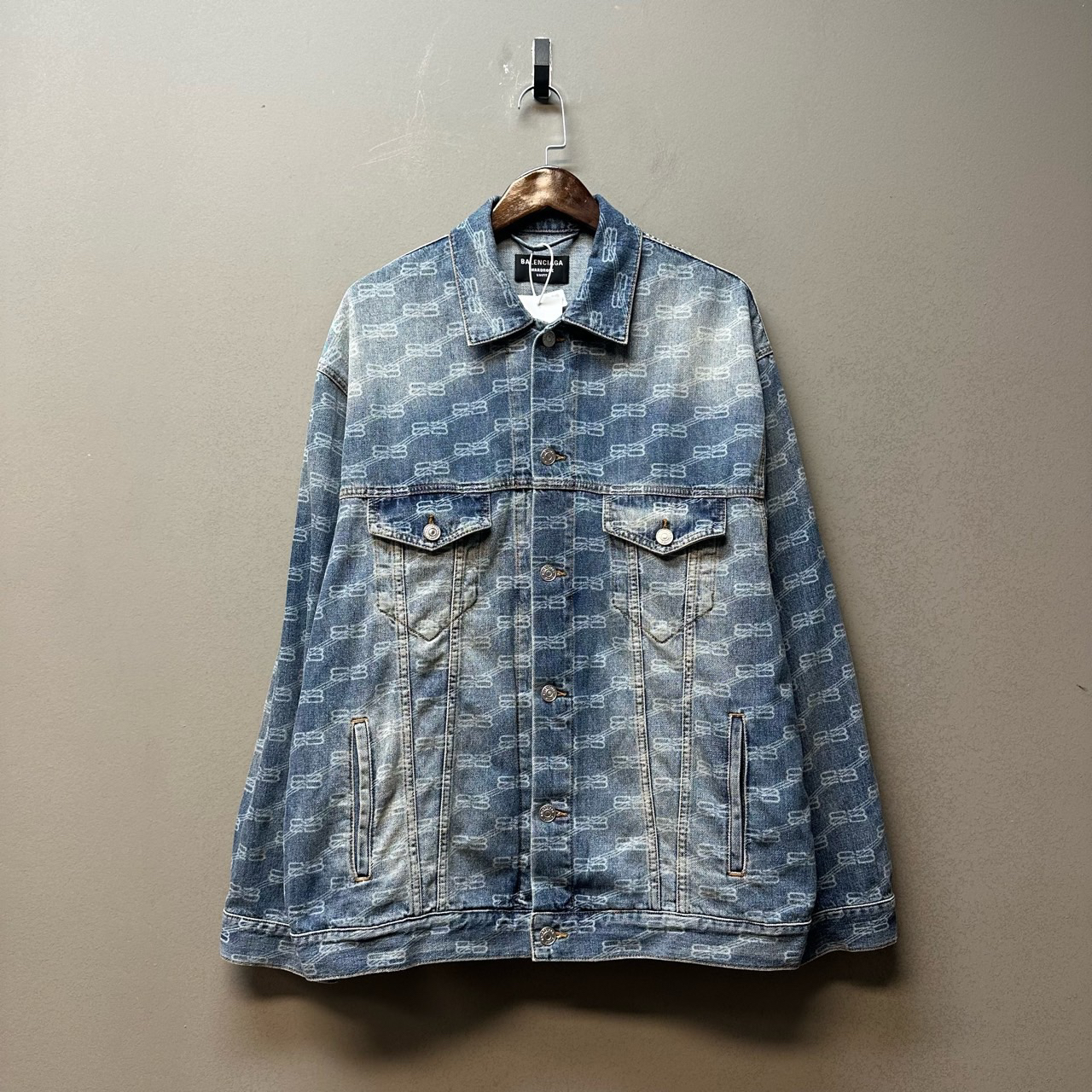 Balenciaga 巴黎世家/07543/弹幕满印牛仔外套 橙色新同 尺码S 