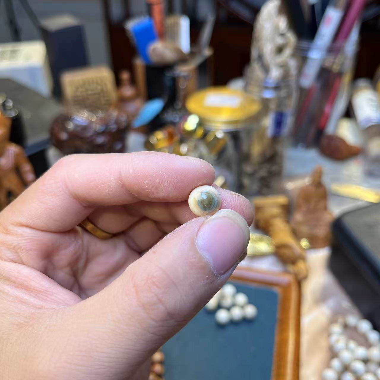 配饰猛犸牙蓝眼睛单颗8mm一颗（微瑕）