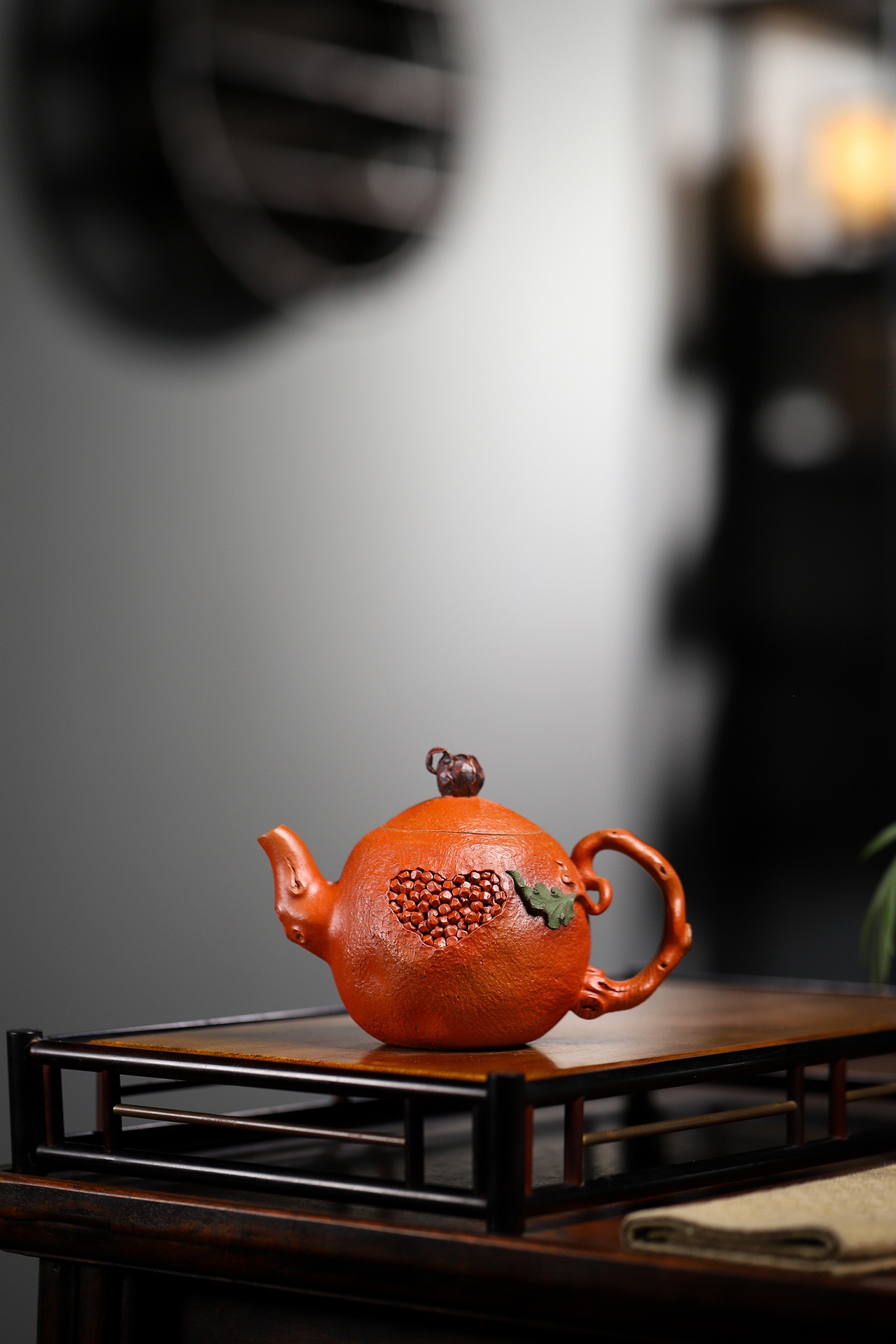 宜兴紫砂壶原矿段泥全手工贴花仿生器花器石榴壶