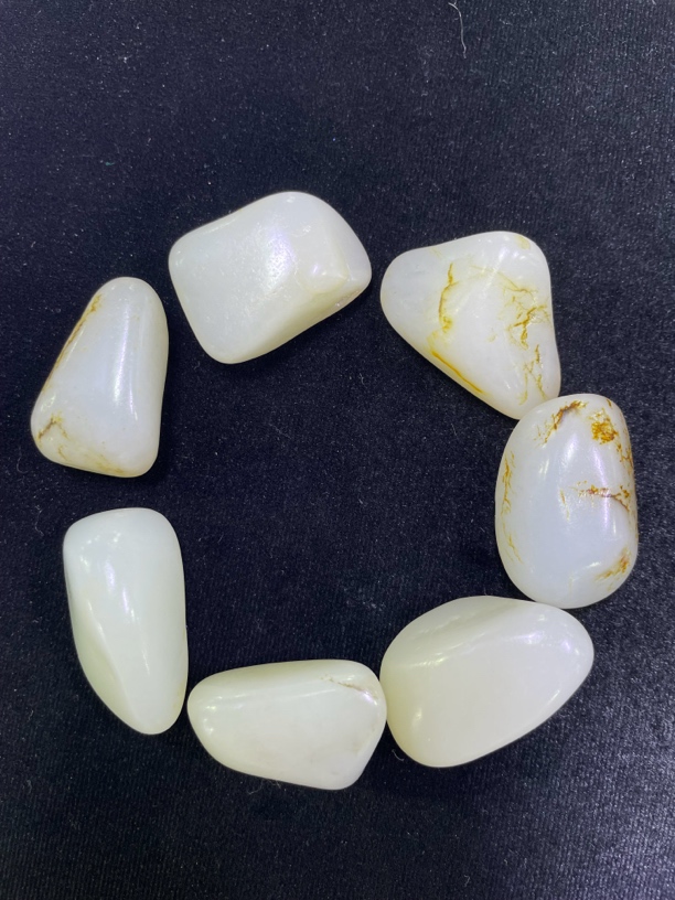 新疆和田玉原石手串（打孔不退）150g