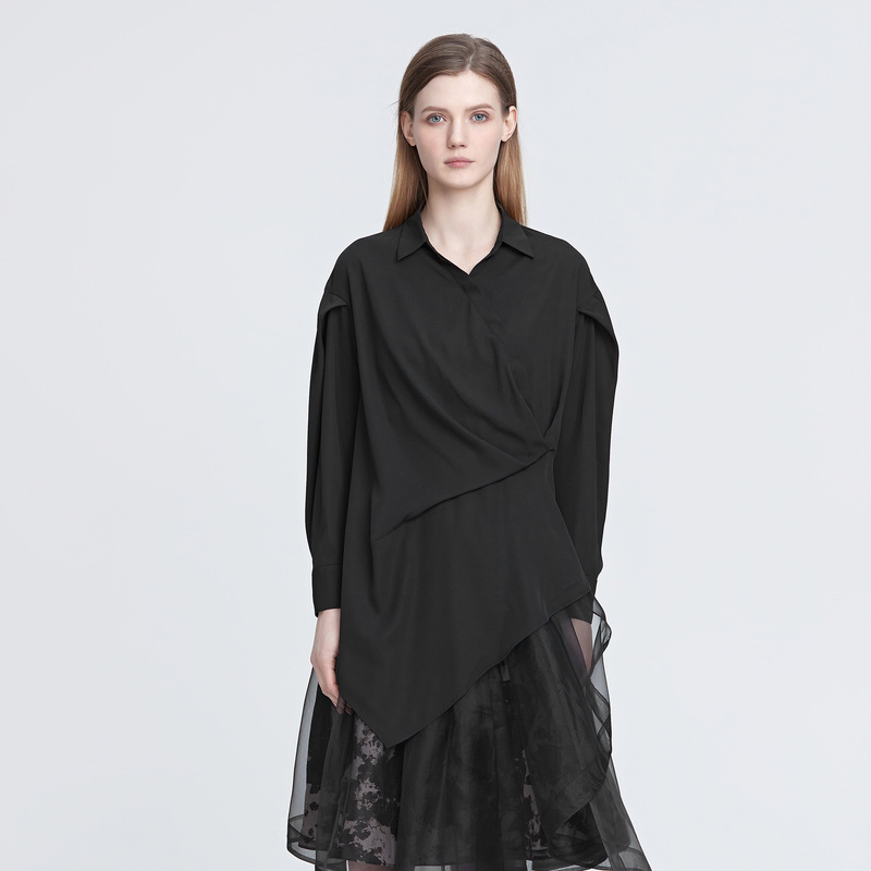S·DEER圣迪奥女装时尚通勤风翻领不规则拼接黑色衬衫S22160512
