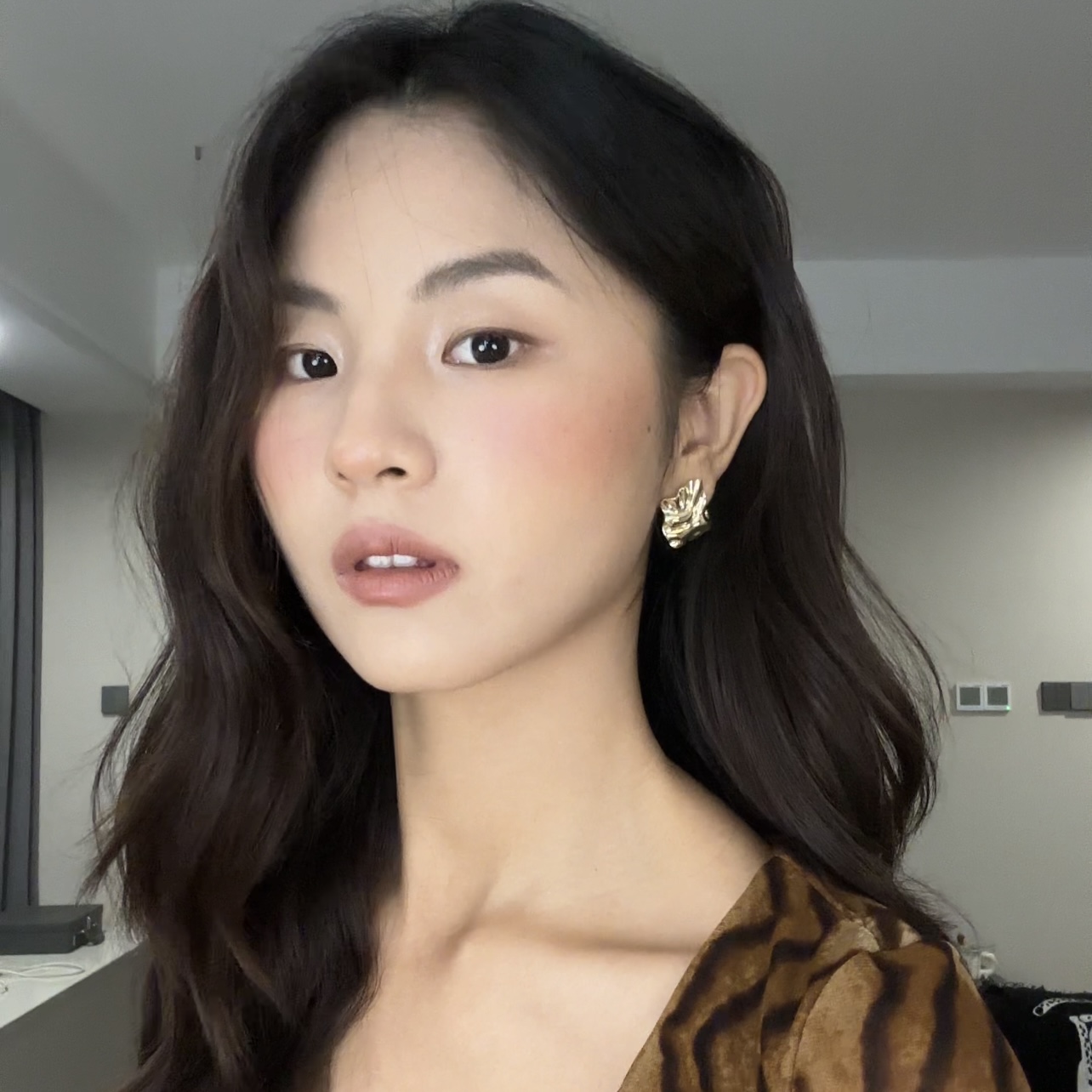 不规则褶皱金属耳针轻奢小众耳饰R1812