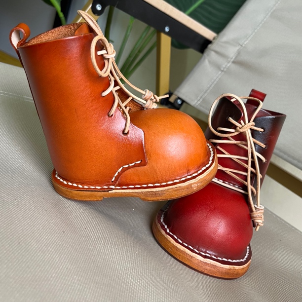 头层牛皮笔筒 小靴子造型 手工制作