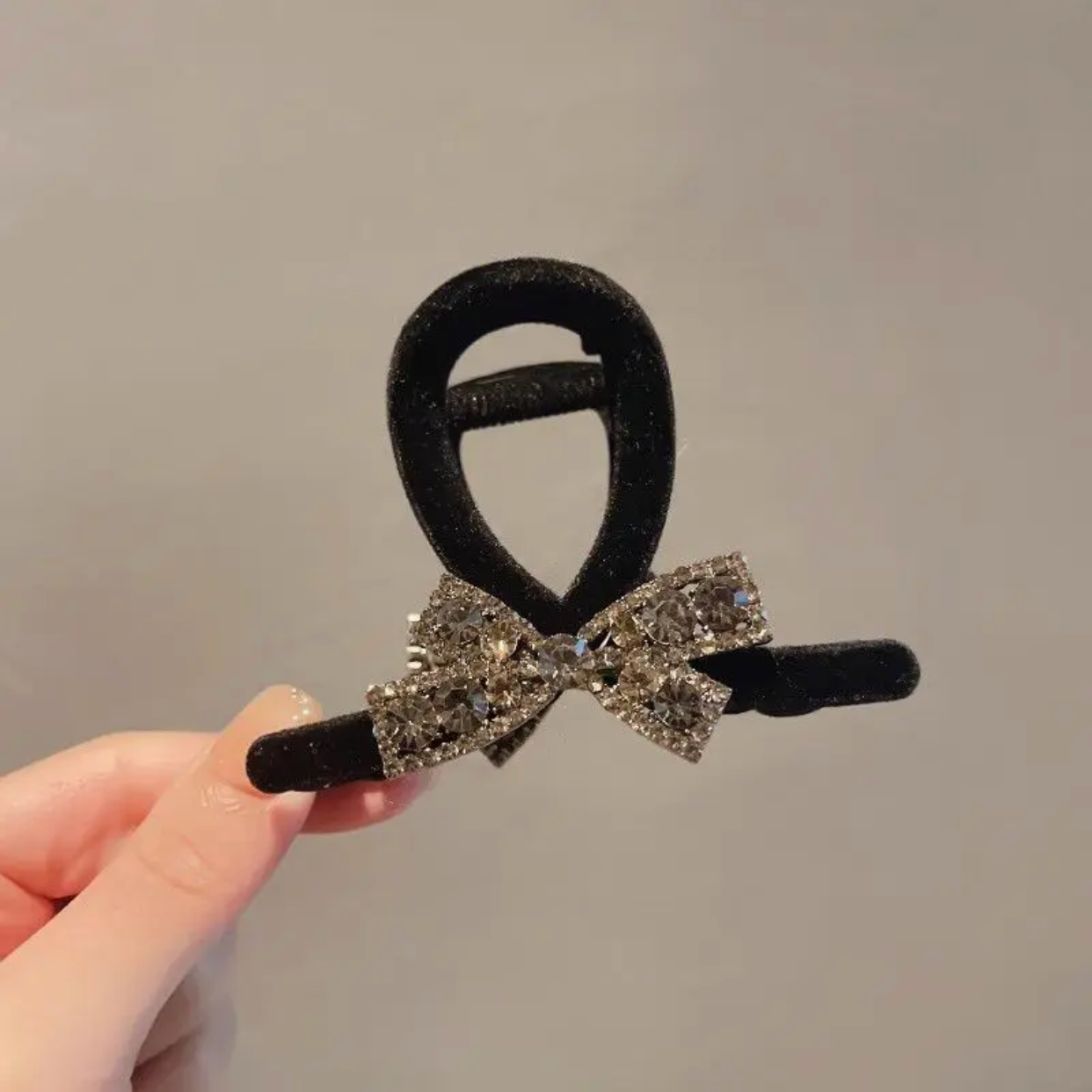 毛球抓夹大号鲨鱼夹发夹女高级感2024新款后脑勺盘发夹子发饰发夹