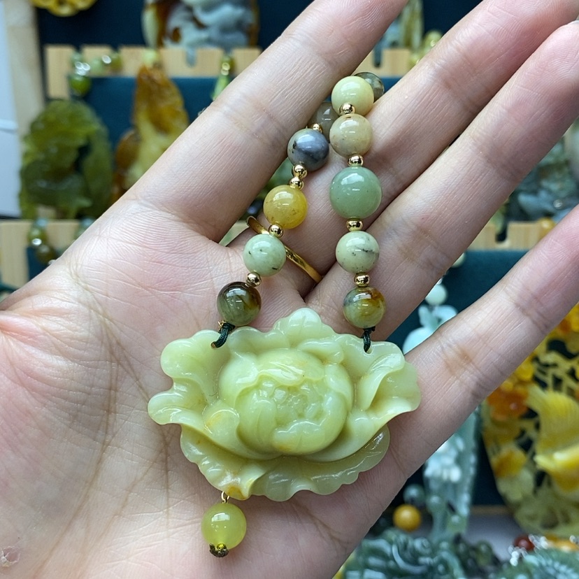 【闪购商品】蛇纹石玉挂件未镶嵌