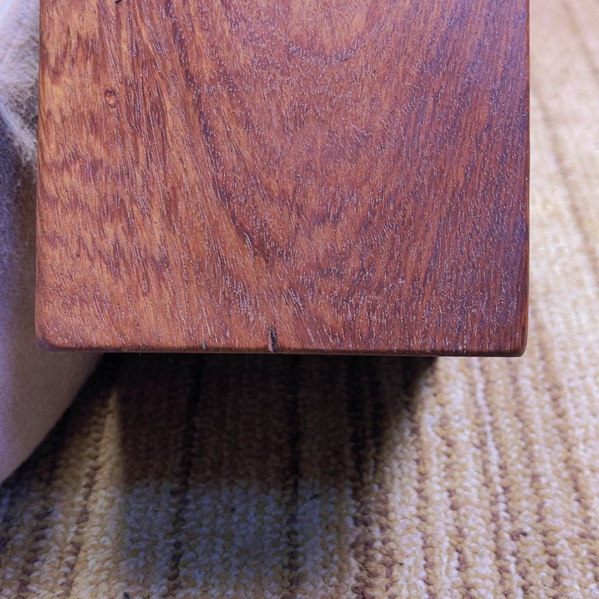 【闪购商品】红贵宝林**亮