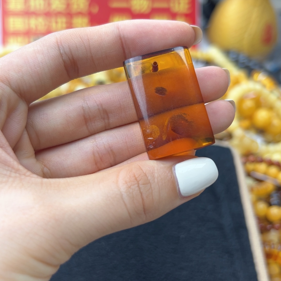 琥珀珠宝奇石未镶嵌