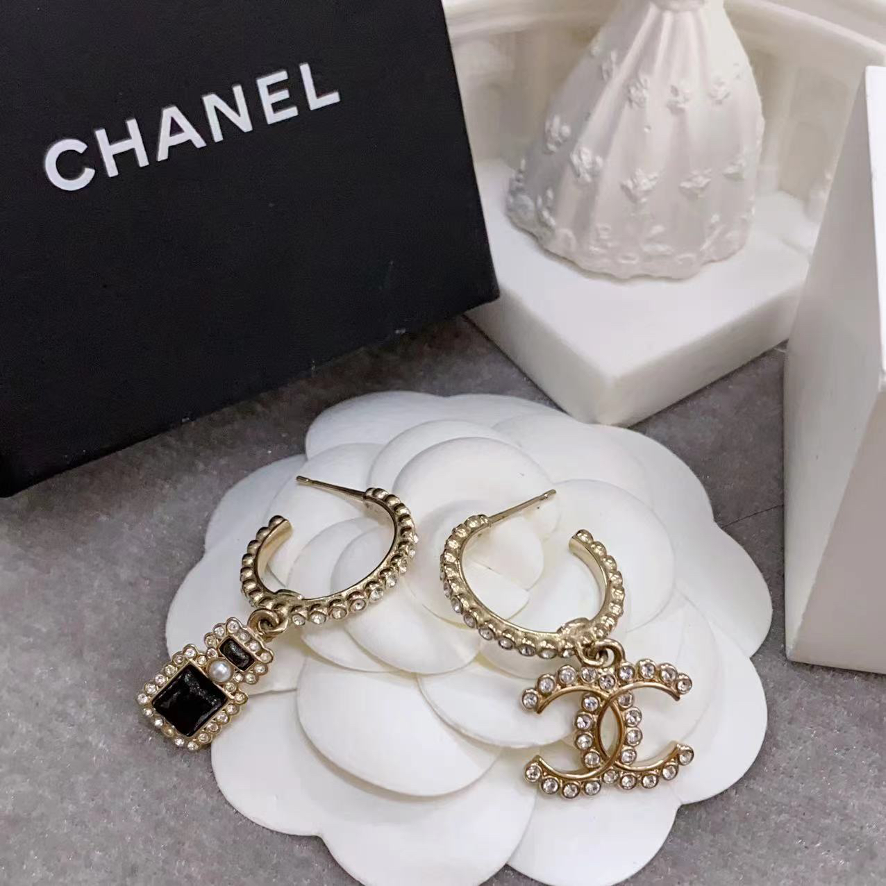 99新 Chanel/香奈儿 轻奢气质香水瓶黑金琉璃耳钩耳钉21K