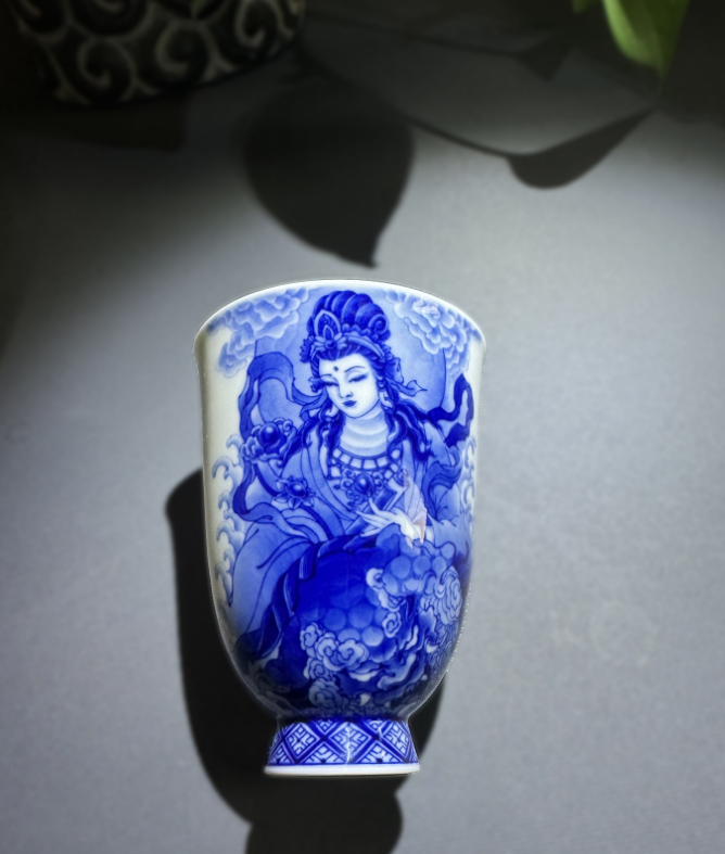 青花文殊菩萨铃铛杯