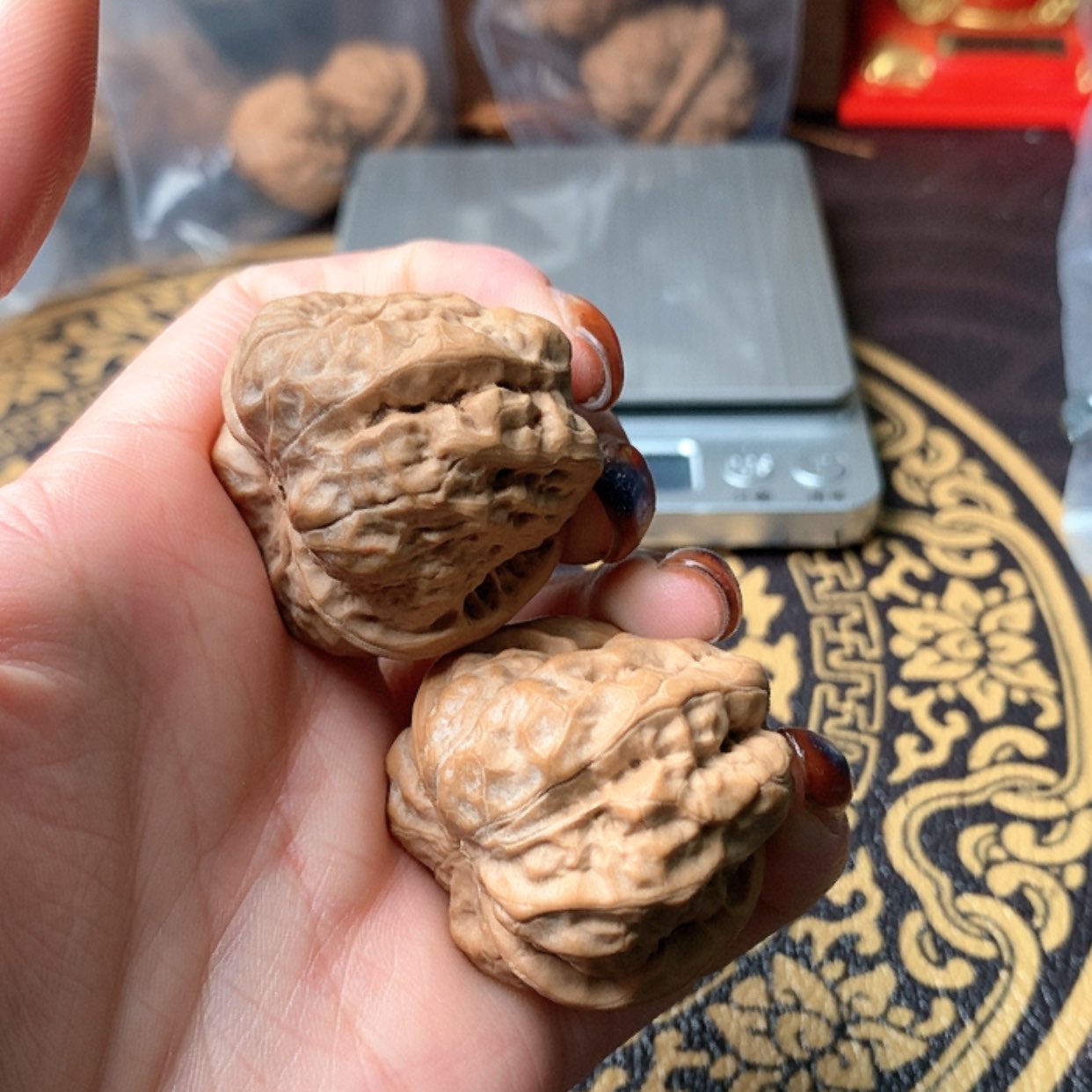 【闪购商品】文玩核桃吊坠中*球