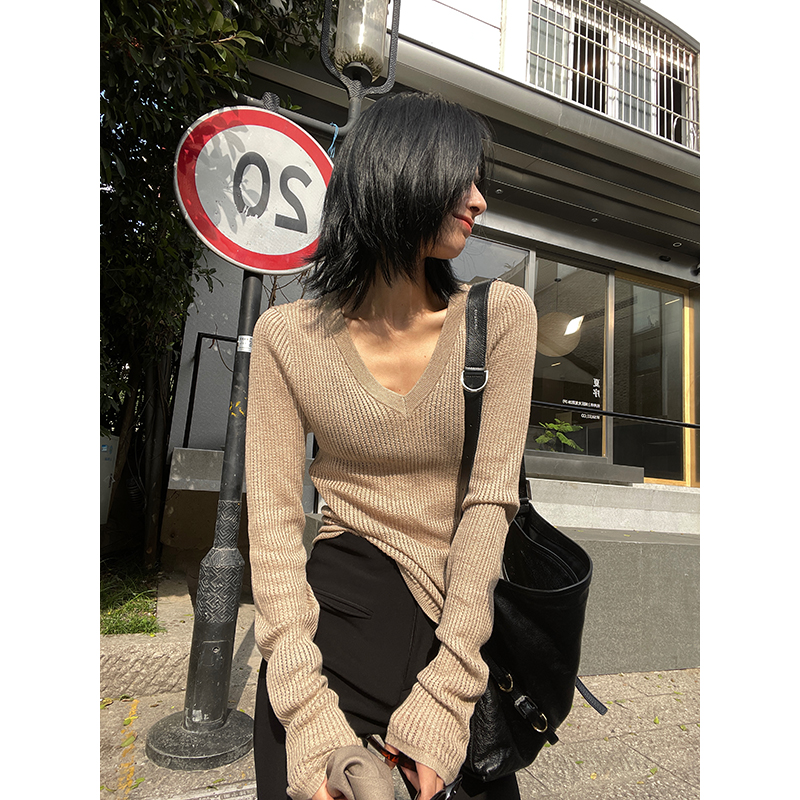 JCCC影子【巴黎旧梦】两色针织毛衣女长袖V领镂空针织衫JE3FST01