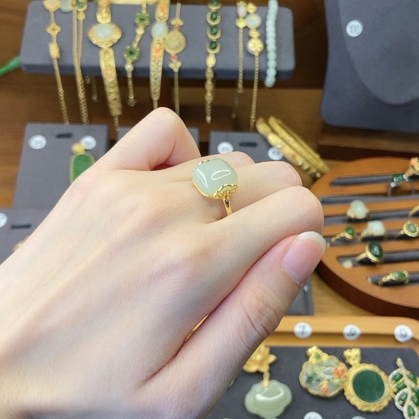 【闪购商品】和田玉戒指未镶嵌