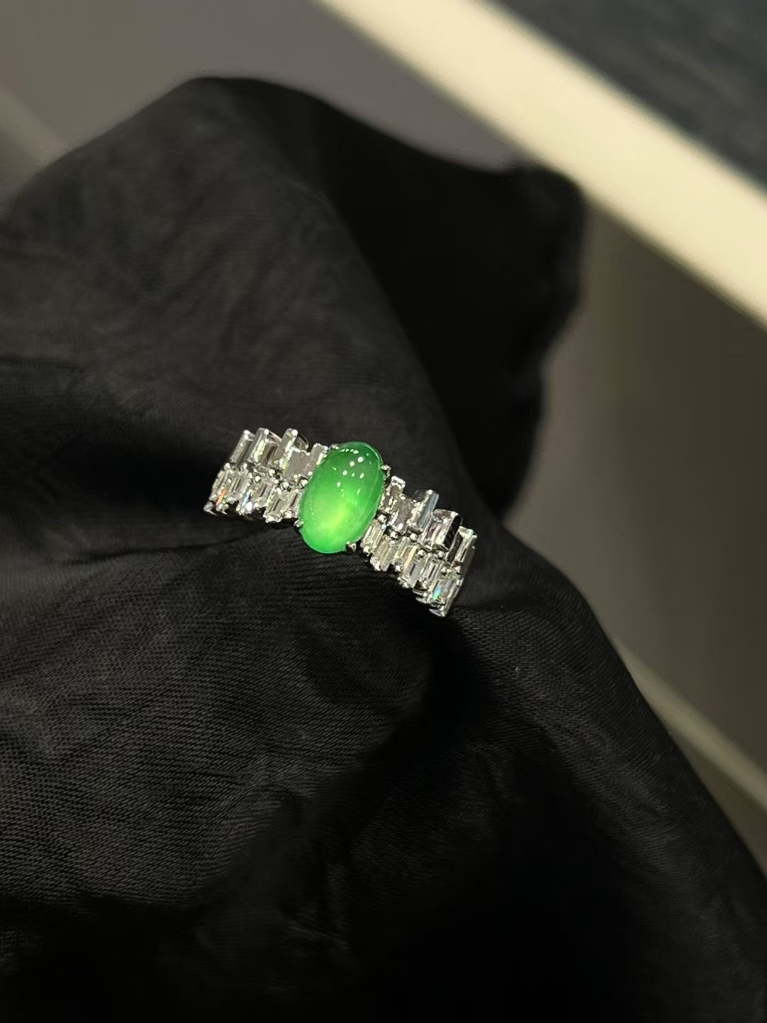 天然翡翠吊坠满色炸光戒指