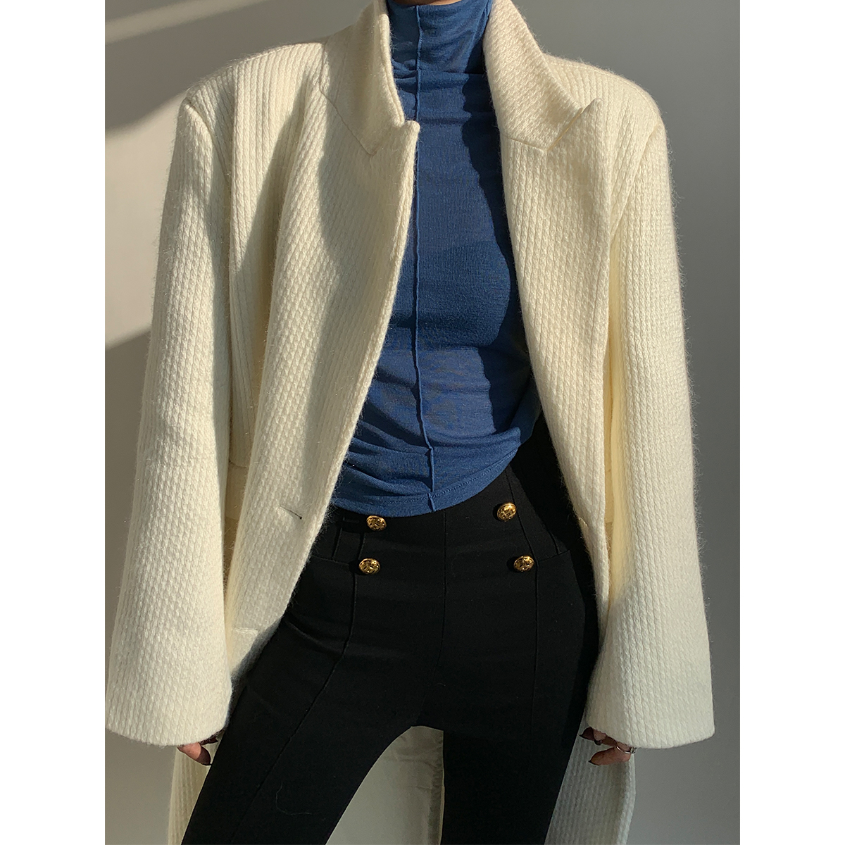 P1228Y1870 纯色高级立裁腰带大衣女加厚纹理感长款外套 07.31抖