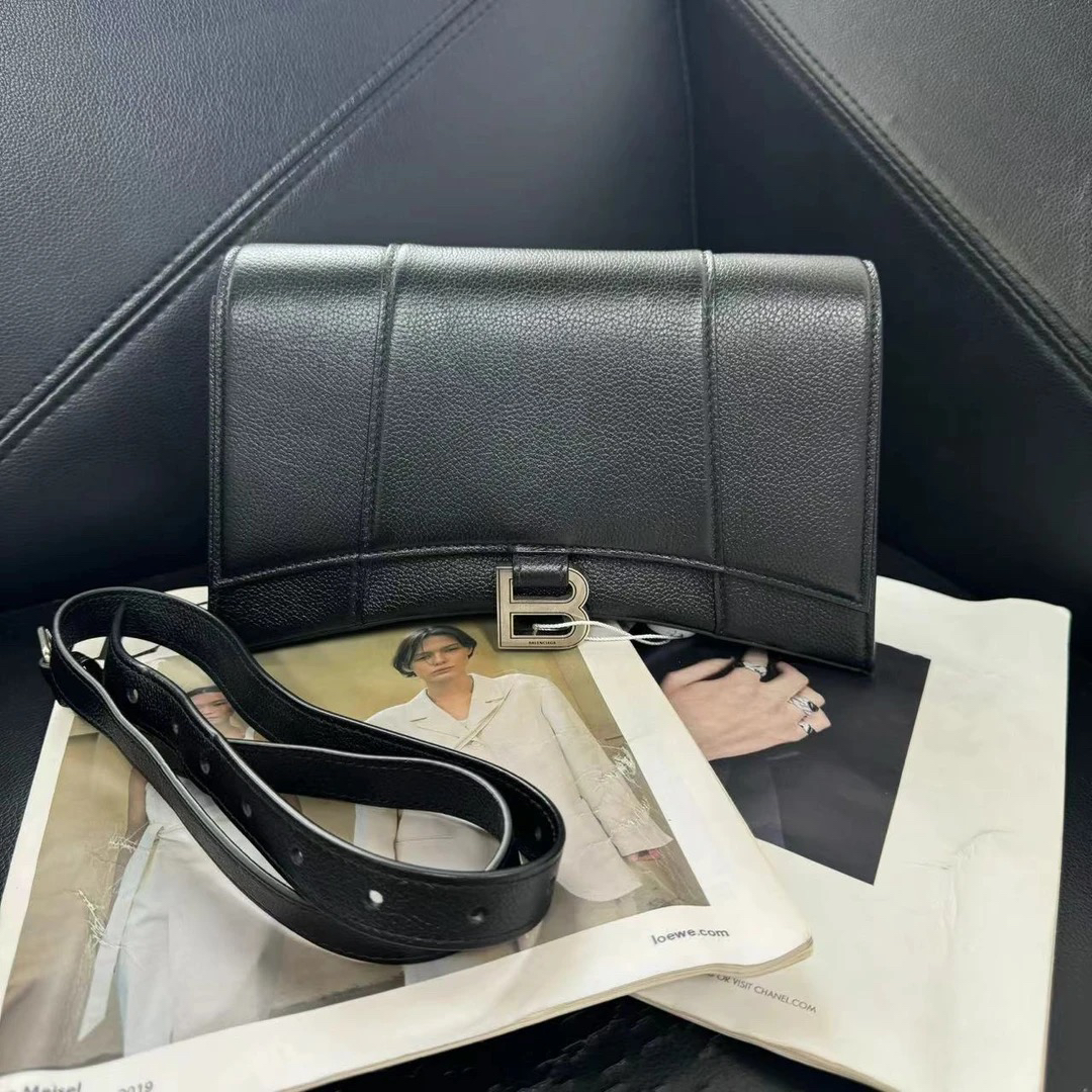 95新 Balenciaga/巴黎世家 捐金沉珠/downtown小号