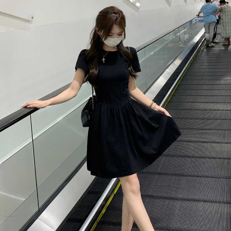 2024夏季新款法式赫本风鱼骨小黑裙   黑色圆领连衣裙小个子短裙