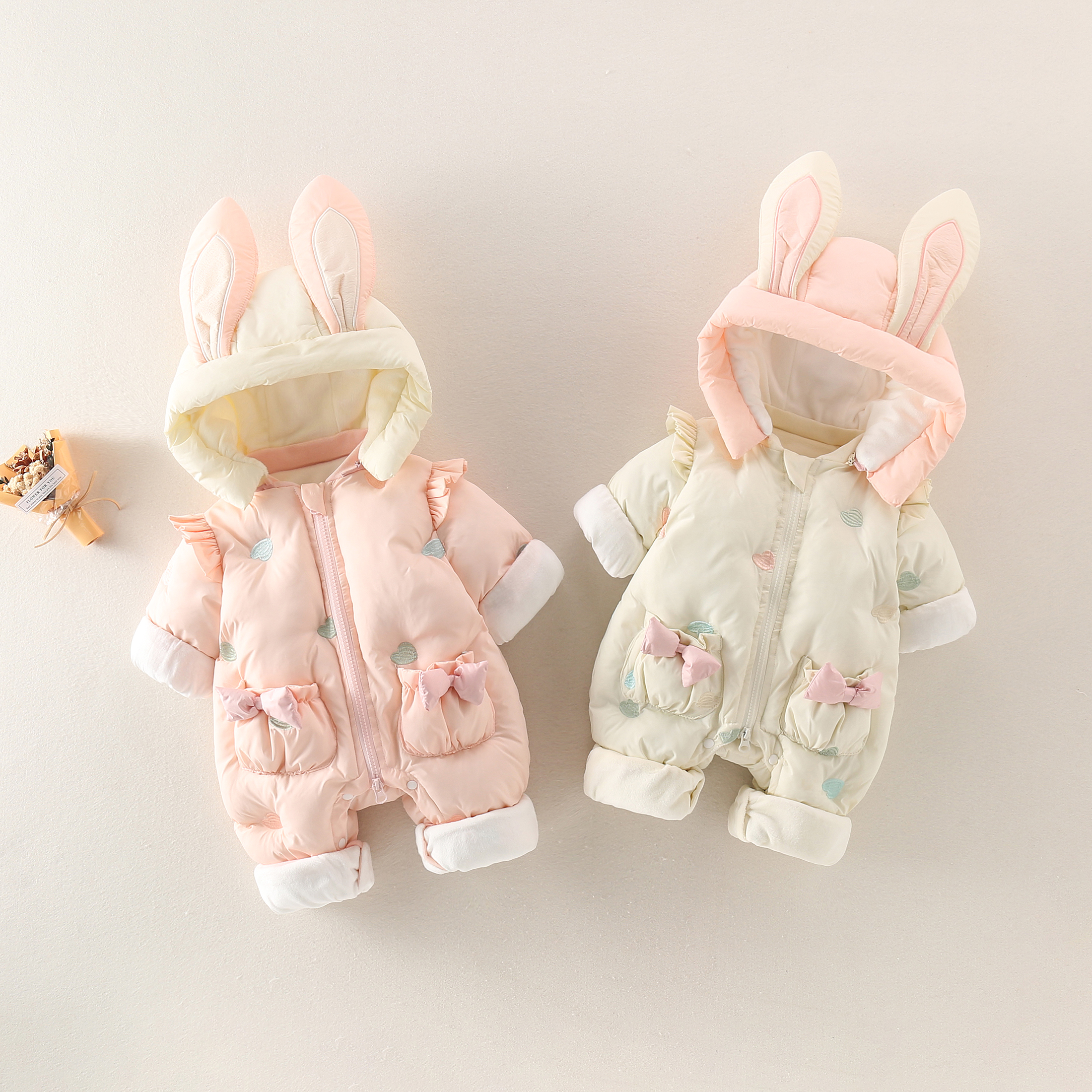 婴幼儿宝宝冬季加绒加厚棉服连体衣小兔子可爱外出服帽子可拆