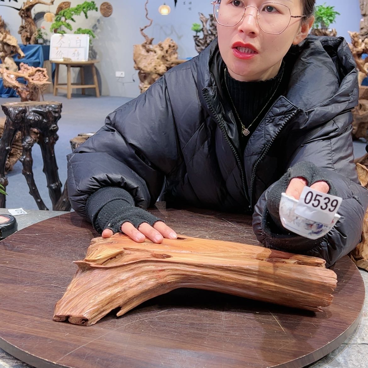 【闪购商品】骨瓷摆件你****)