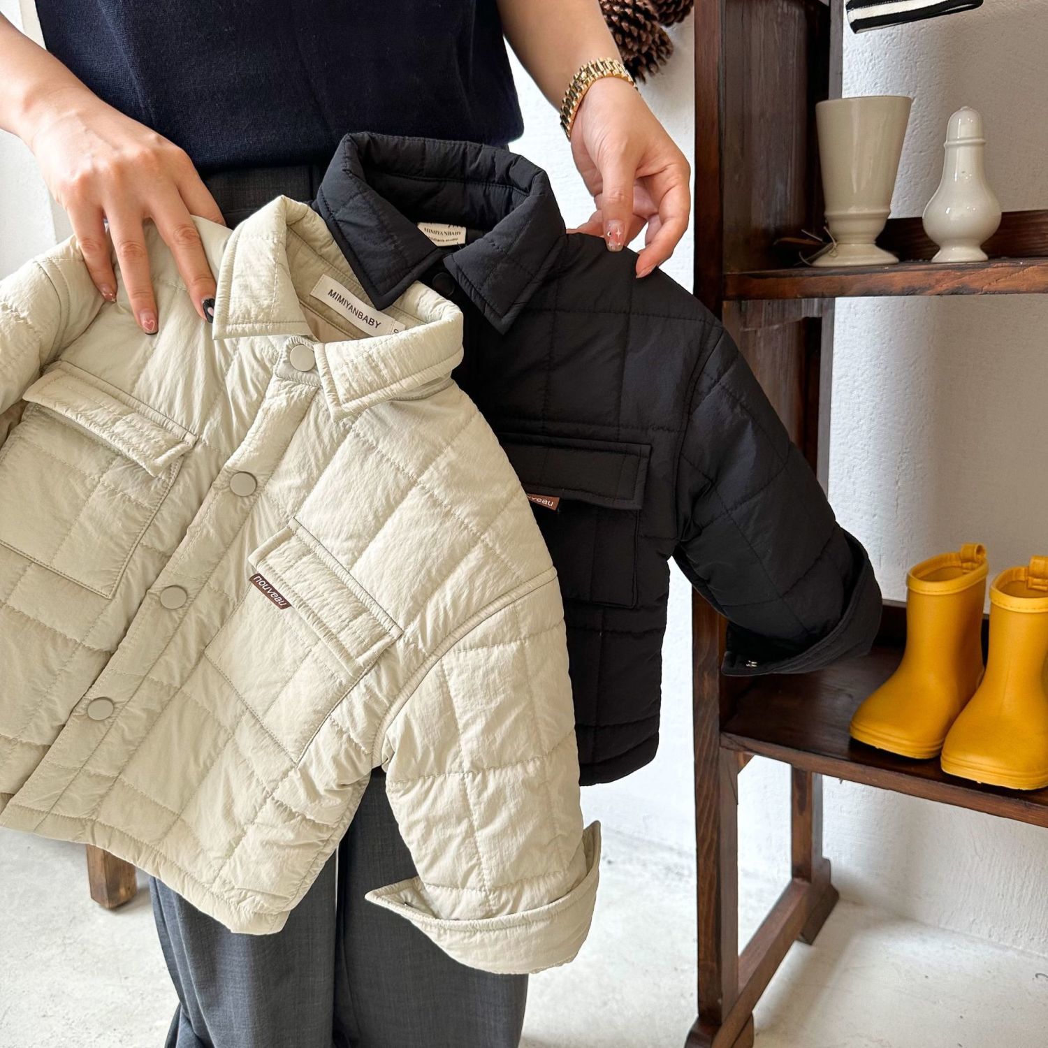 儿童轻薄棉服2023冬季新品男女童纯色翻领棉服宝宝短款口袋外套潮