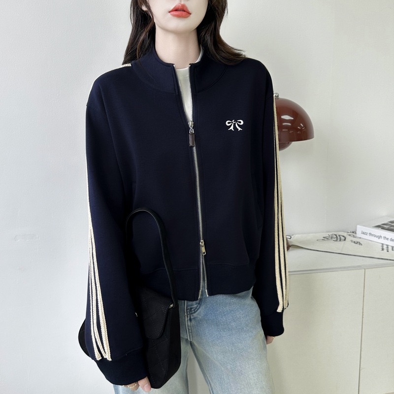 25年秋冬季新款小个子短款休闲外套卫衣款宽松显瘦显高长袖时尚