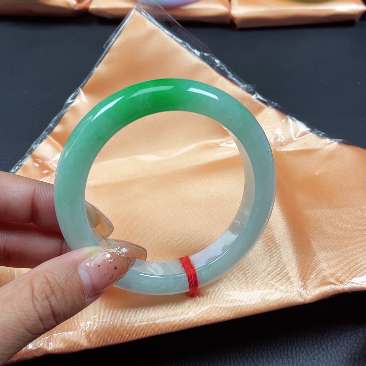 【闪购商品】翡翠手镯未镶嵌咖*香XX