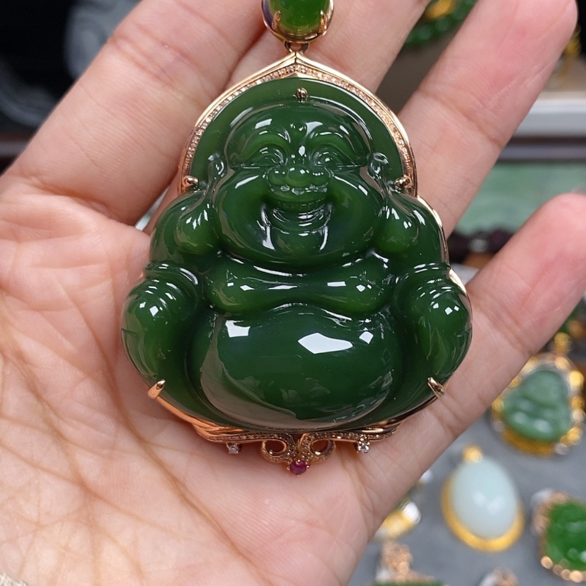 【闪购商品】和田玉颈饰18K金镶嵌?**子