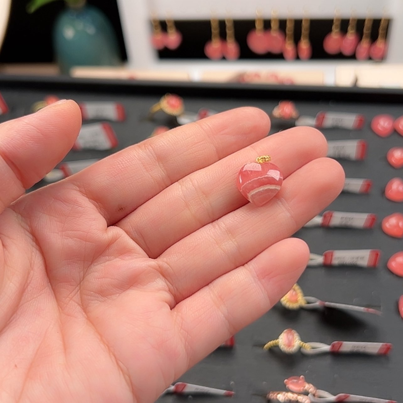 【闪购商品】菱锰矿（红纹石）吊坠(不含链)18K金镶嵌飞*象