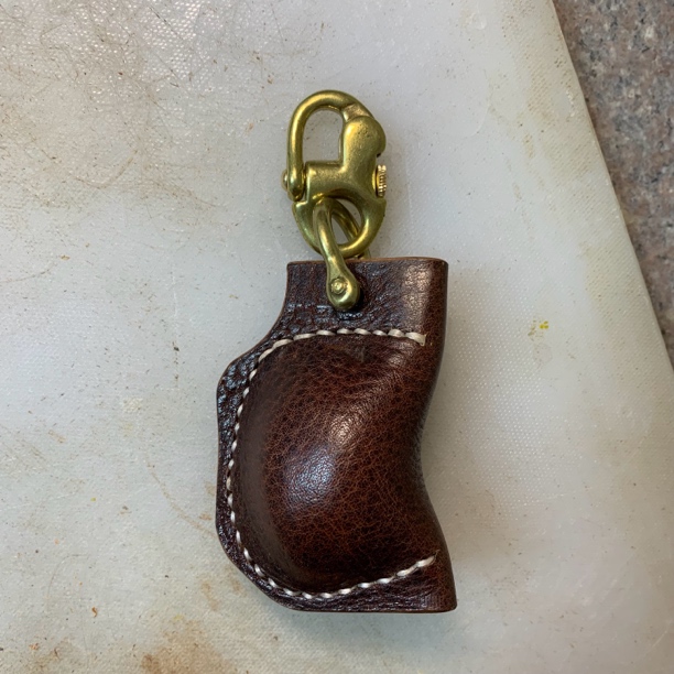 手工制作厚牛皮挂件也可当作包挂件每一个不一样下单联系客服