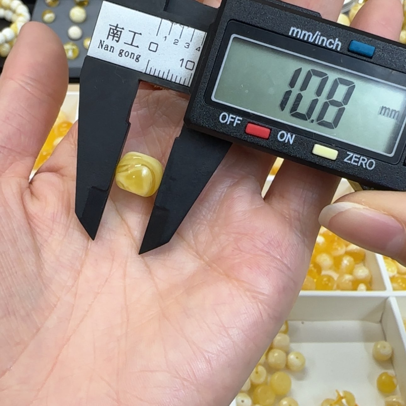【闪购商品】琥珀珠宝奇石未镶嵌?****?
