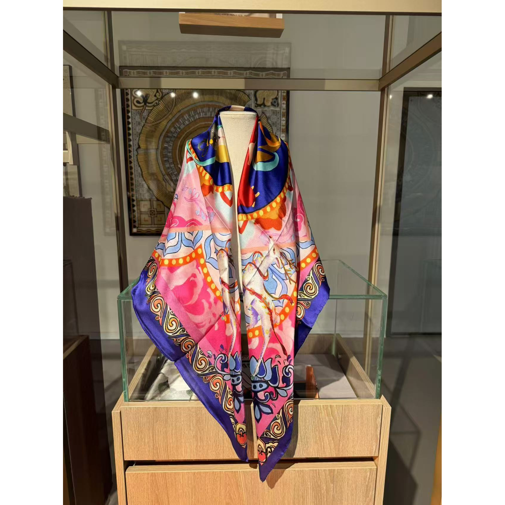 《尾单70》110真丝方巾