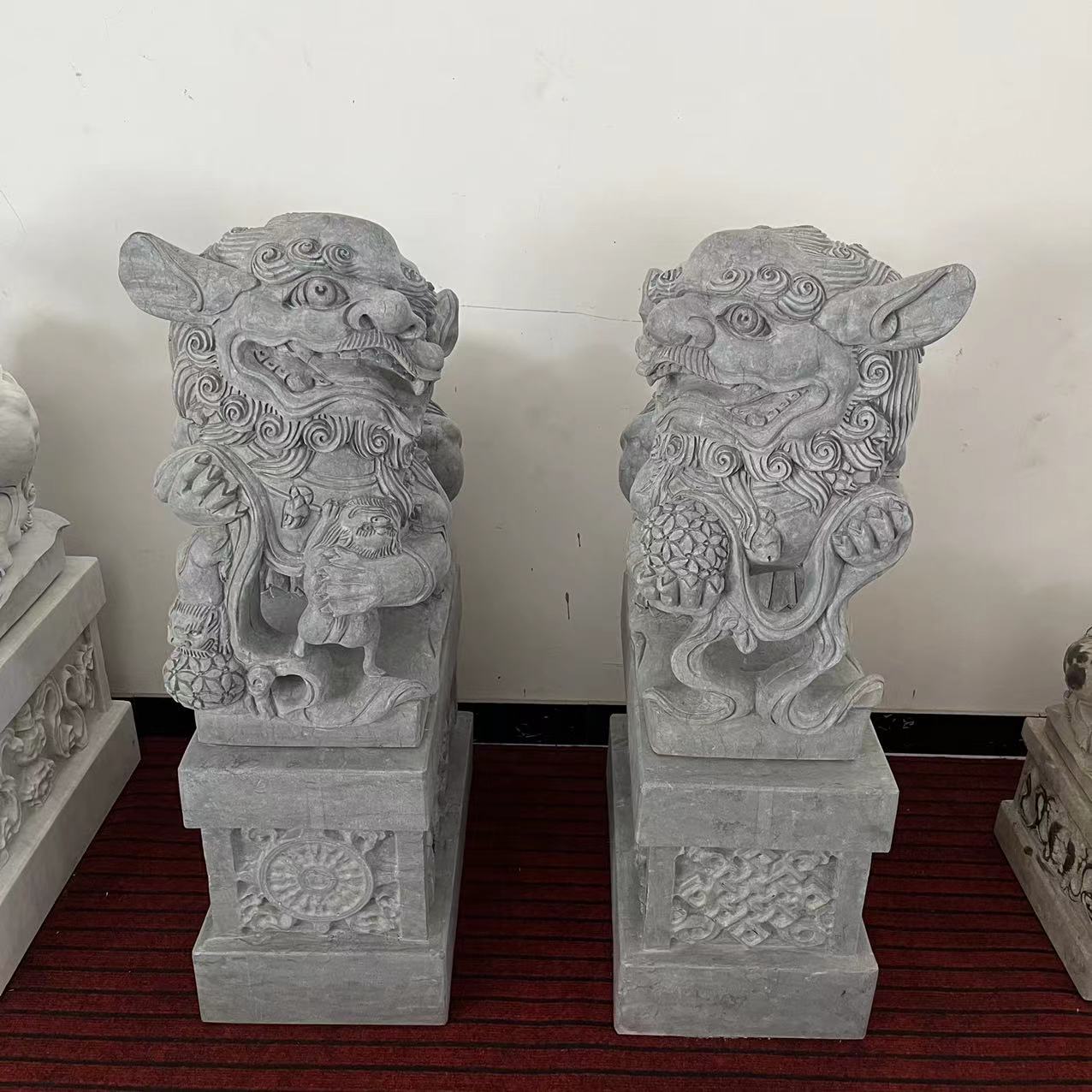 石雕石狮子一对喜狮献财舞狮天然汉白玉青石庭院酒店公司门口摆件