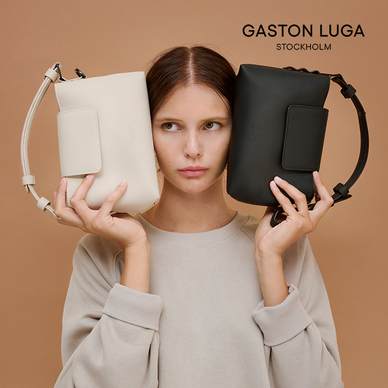 GastonLuga手提通勤方包单肩女皮包斜挂邮差包高级感纯色小包包