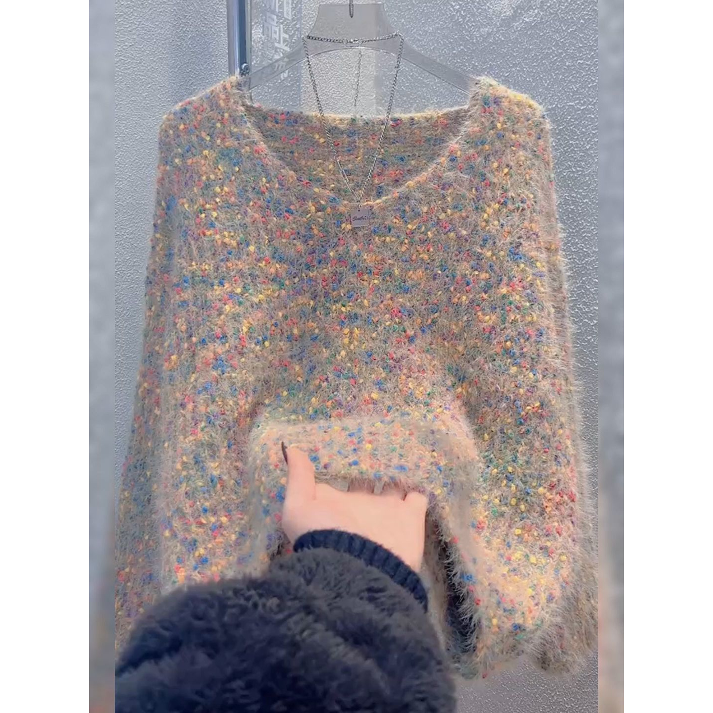 慵懒风高级感彩色点点毛衣女2024秋冬V领套头短款加厚上衣针织衫