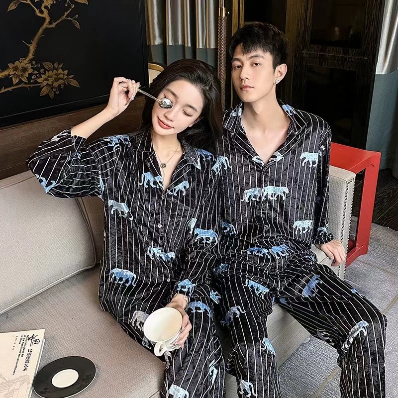 韩版秋冬新款简约气质舒适厚款长袖设计师情侣款时尚套装