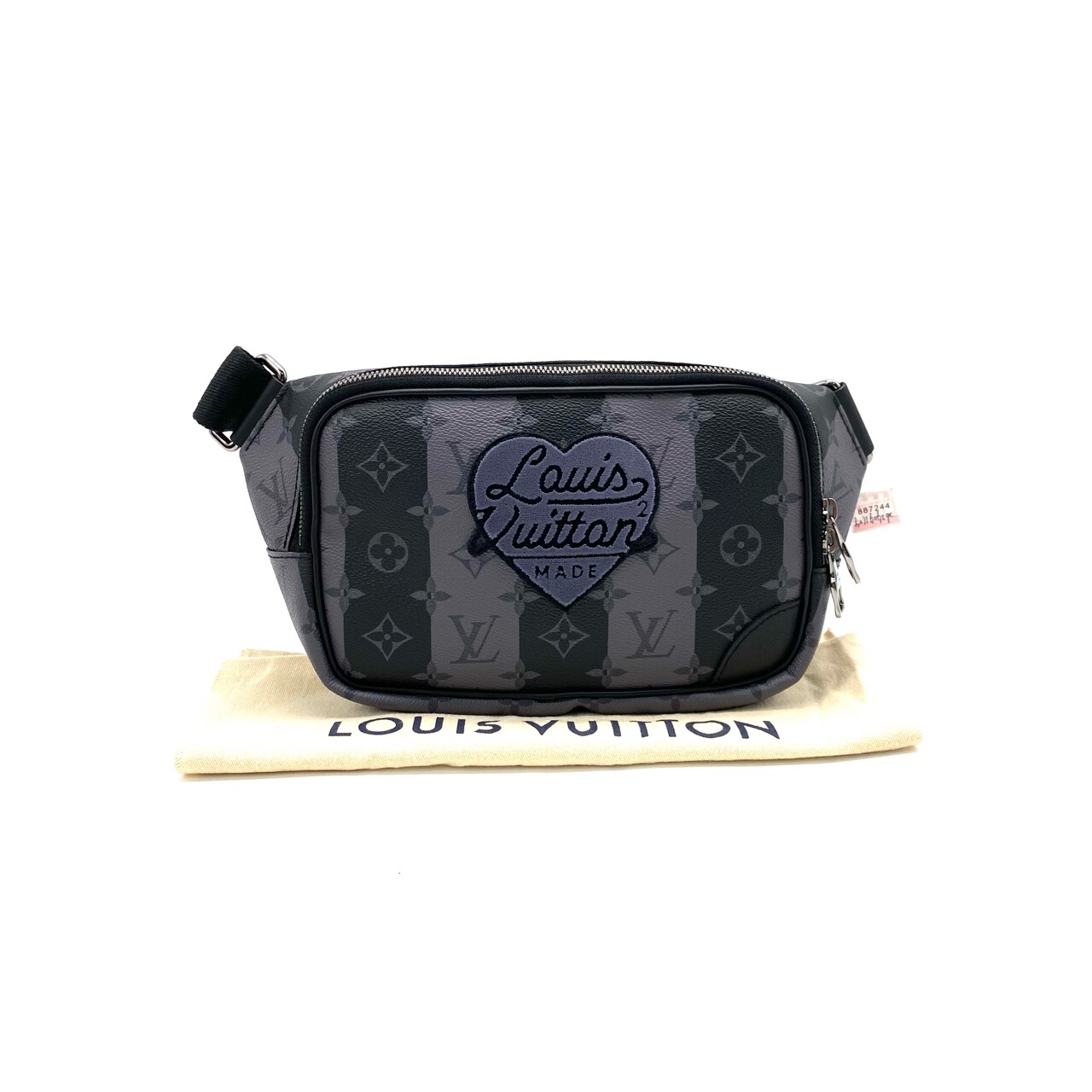 99新 LouisVuitton/路易威登 nigo联名限量款胸包尺寸32/17