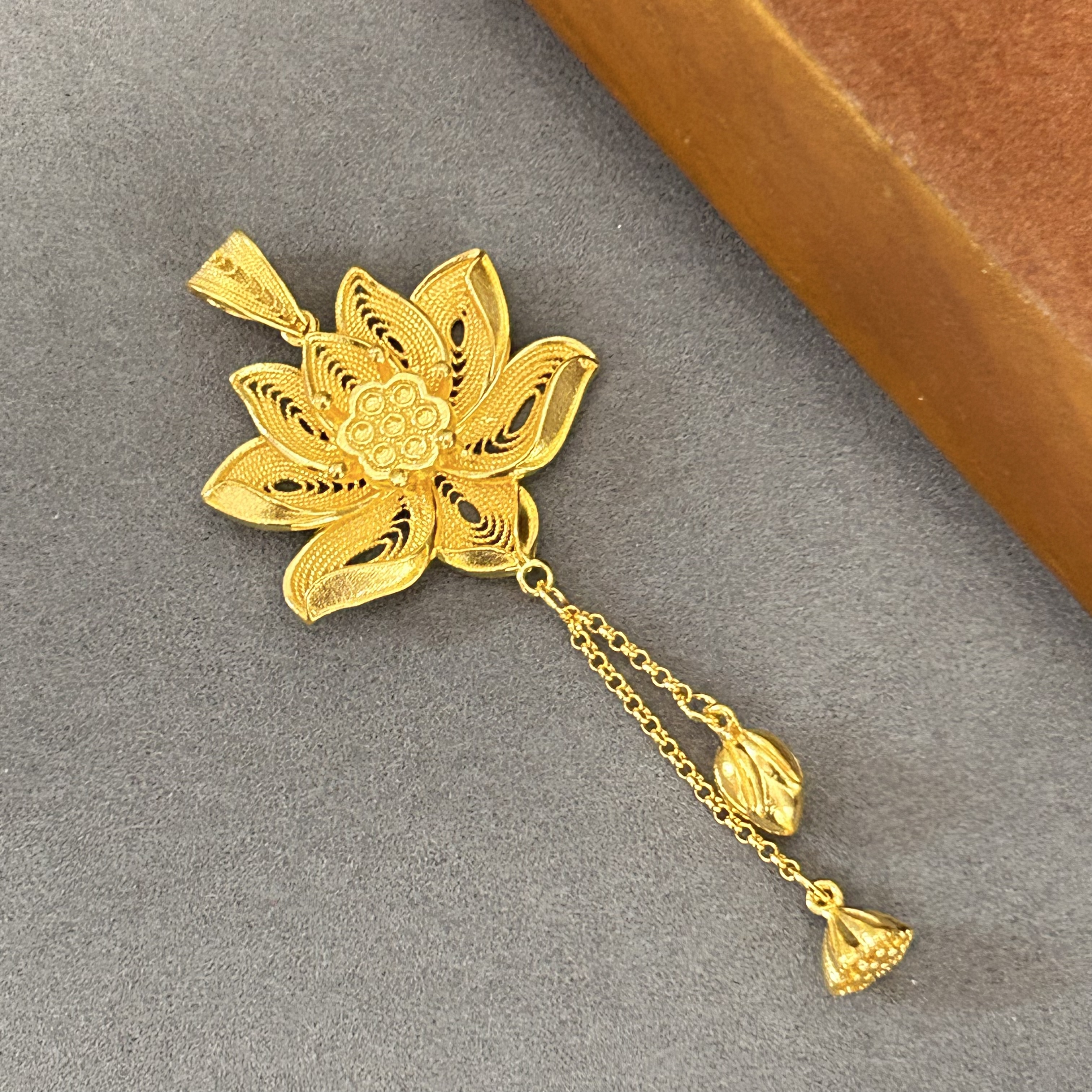 吊坠足银 【莲花吊坠】足银铸厚金气质花丝好事莲莲花吊坠