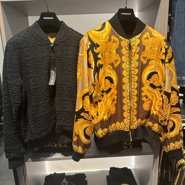 全新未使用 Versace/范思哲 三周左右回国/双面羊毛棒球服