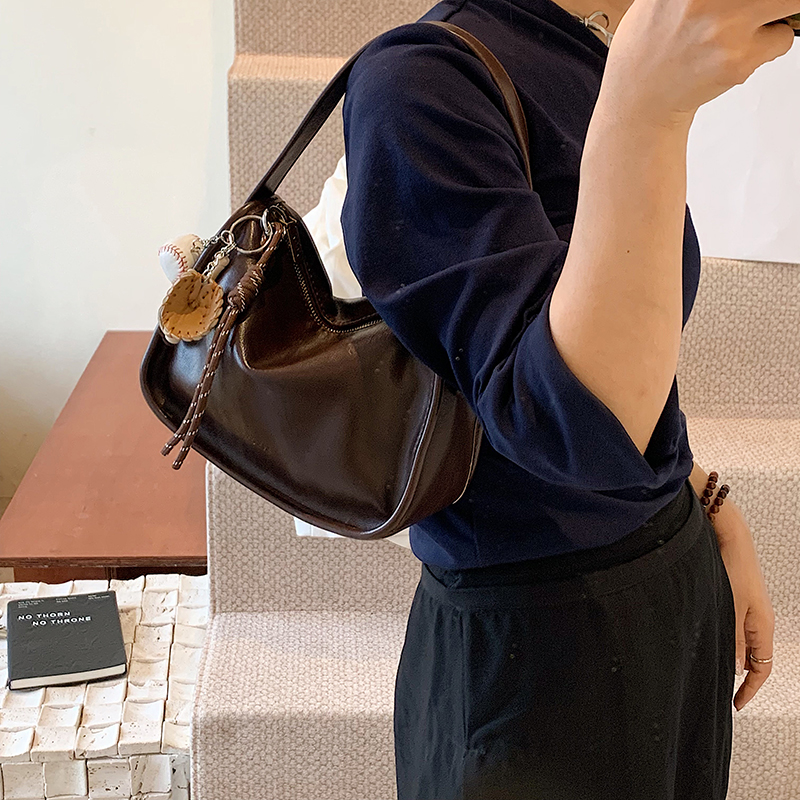 W441-W450 时尚气质女士休闲潮流轻奢经典质感女包单肩斜跨手提包