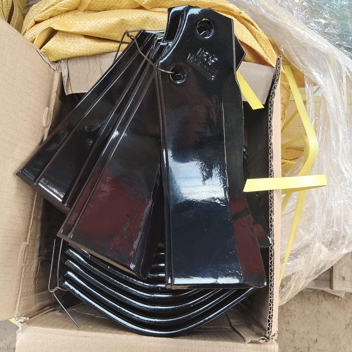 石头地专用圆盘开垦刀灭茬刀双孔旋耕机刀片直边开荒刀抗断深耕