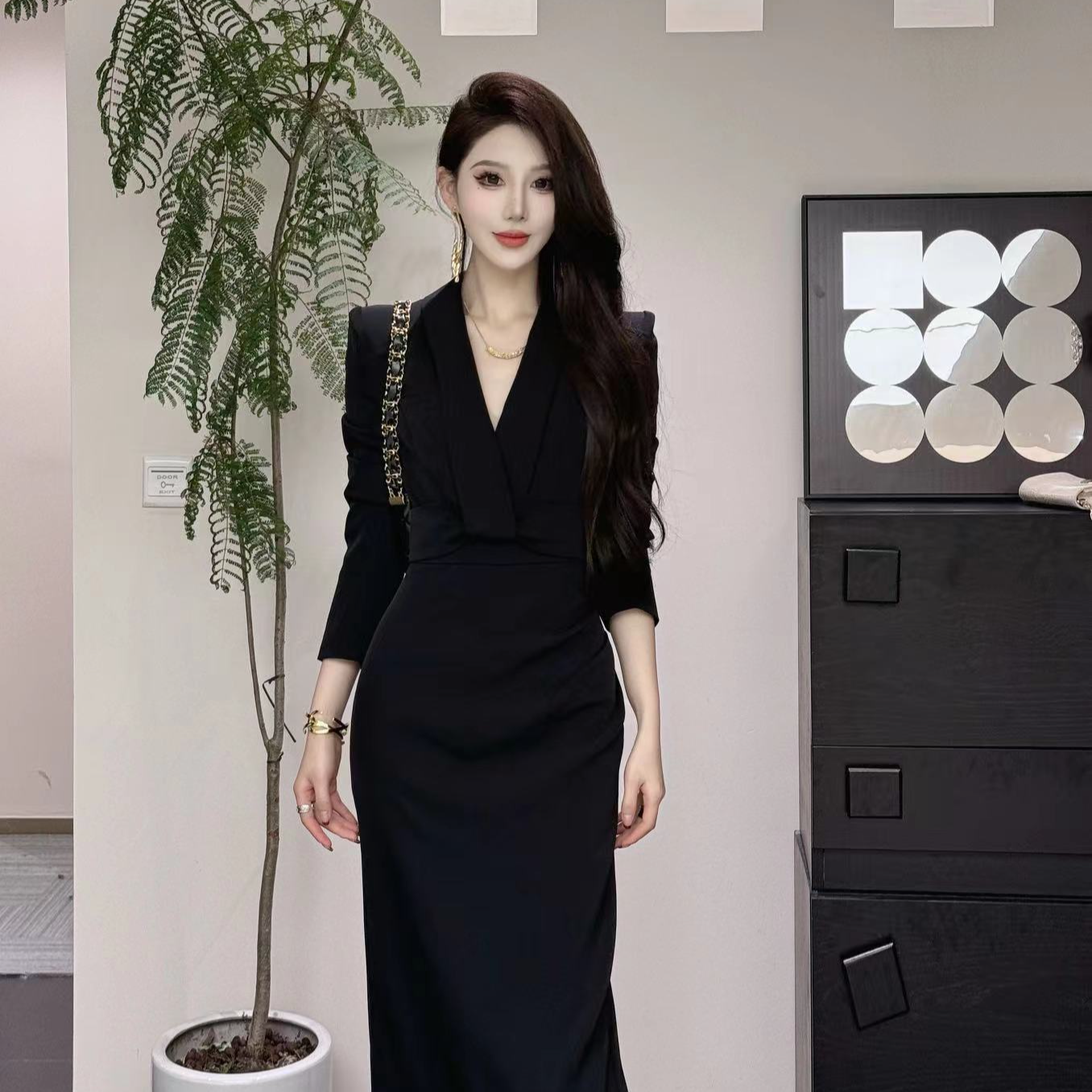 2024新款显瘦长袖法式修身连衣裙LL24528