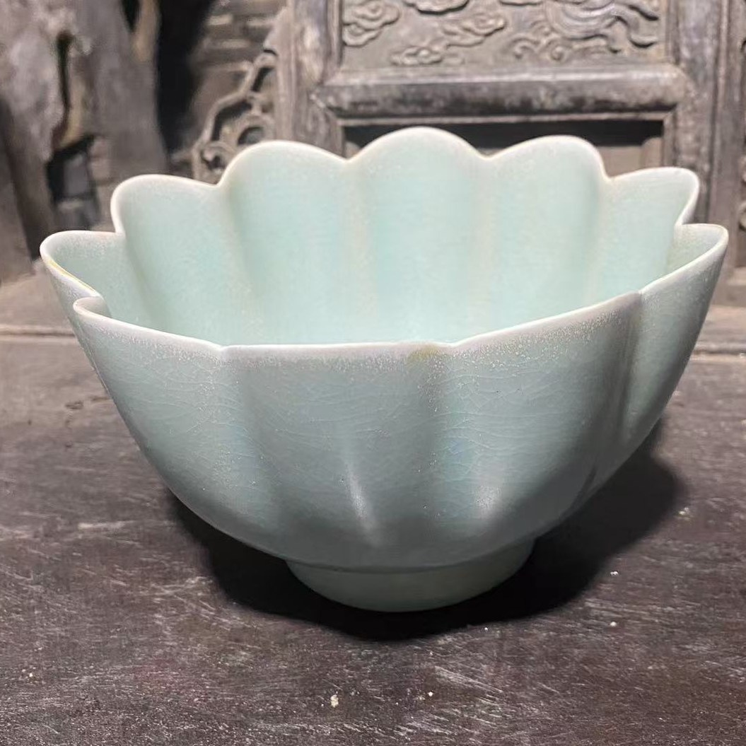 臻品汝瓷冰裂纹天青釉莲花碗天青色