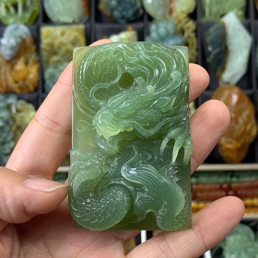 【闪购商品】蛇纹石玉颈饰未镶嵌我*夫
