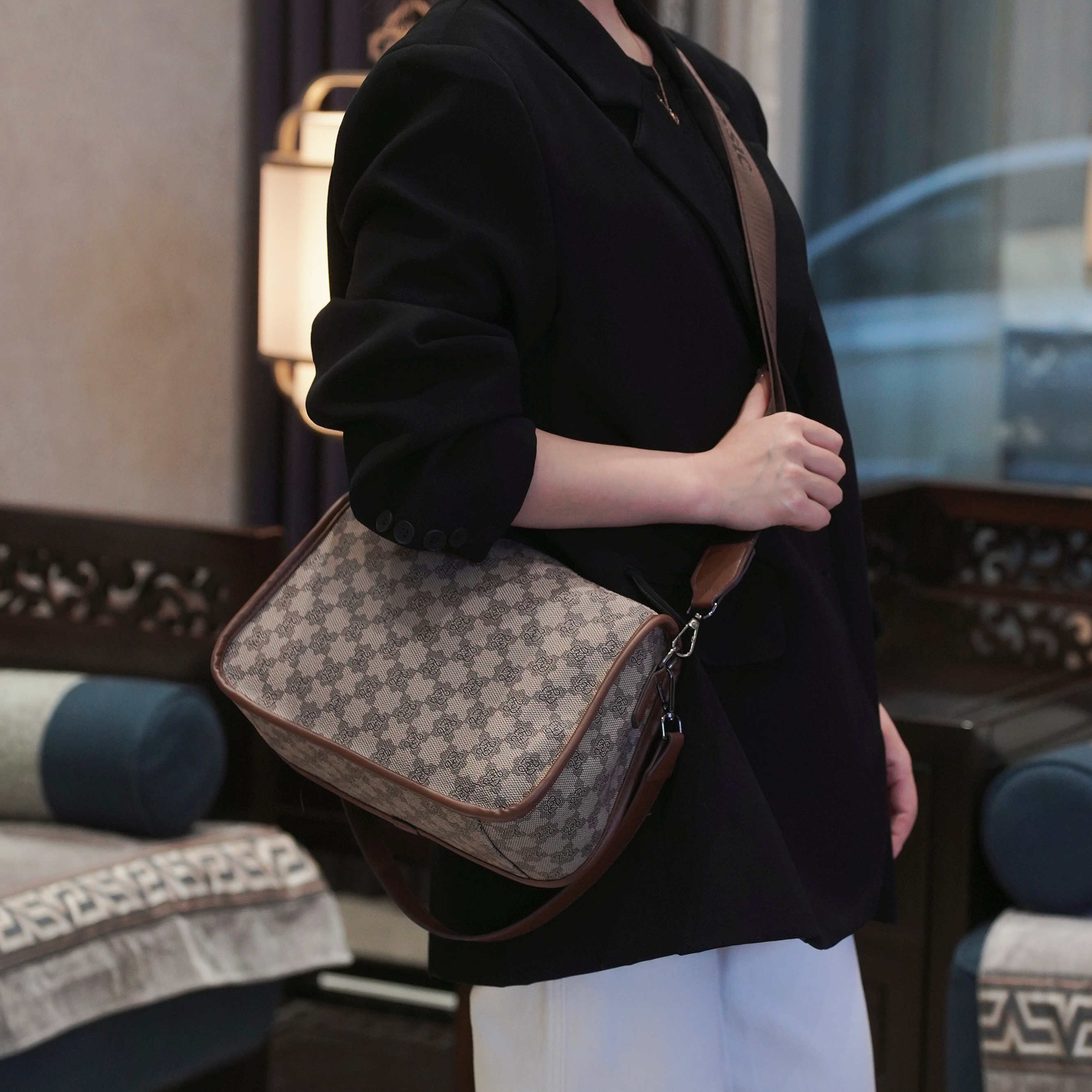 2025年设计师爆款单肩包百搭女包休闲豌豆包时尚潮流简约包包