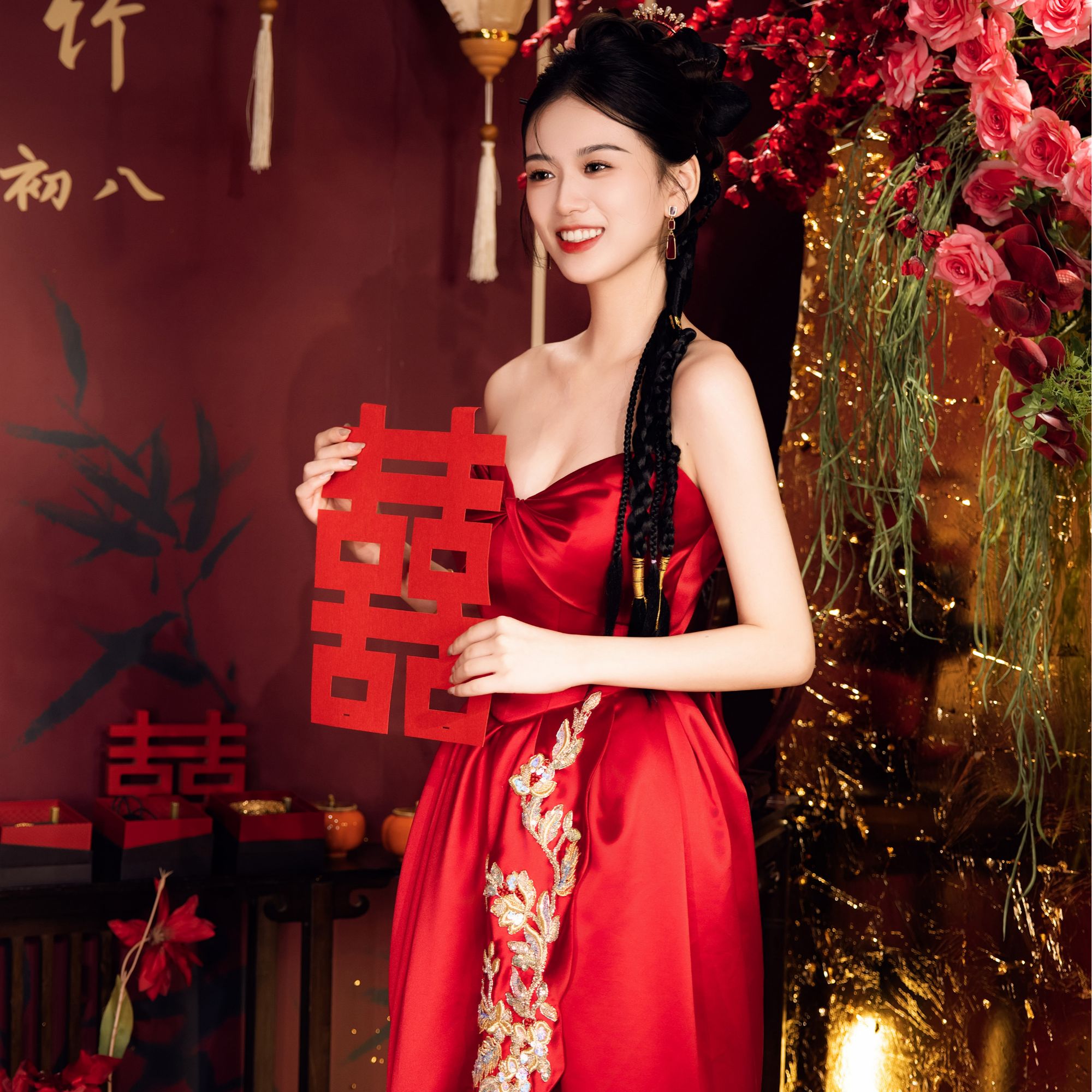 SSURMOON苏蔓•颜序国风礼服|红色典雅大气花苞裙
