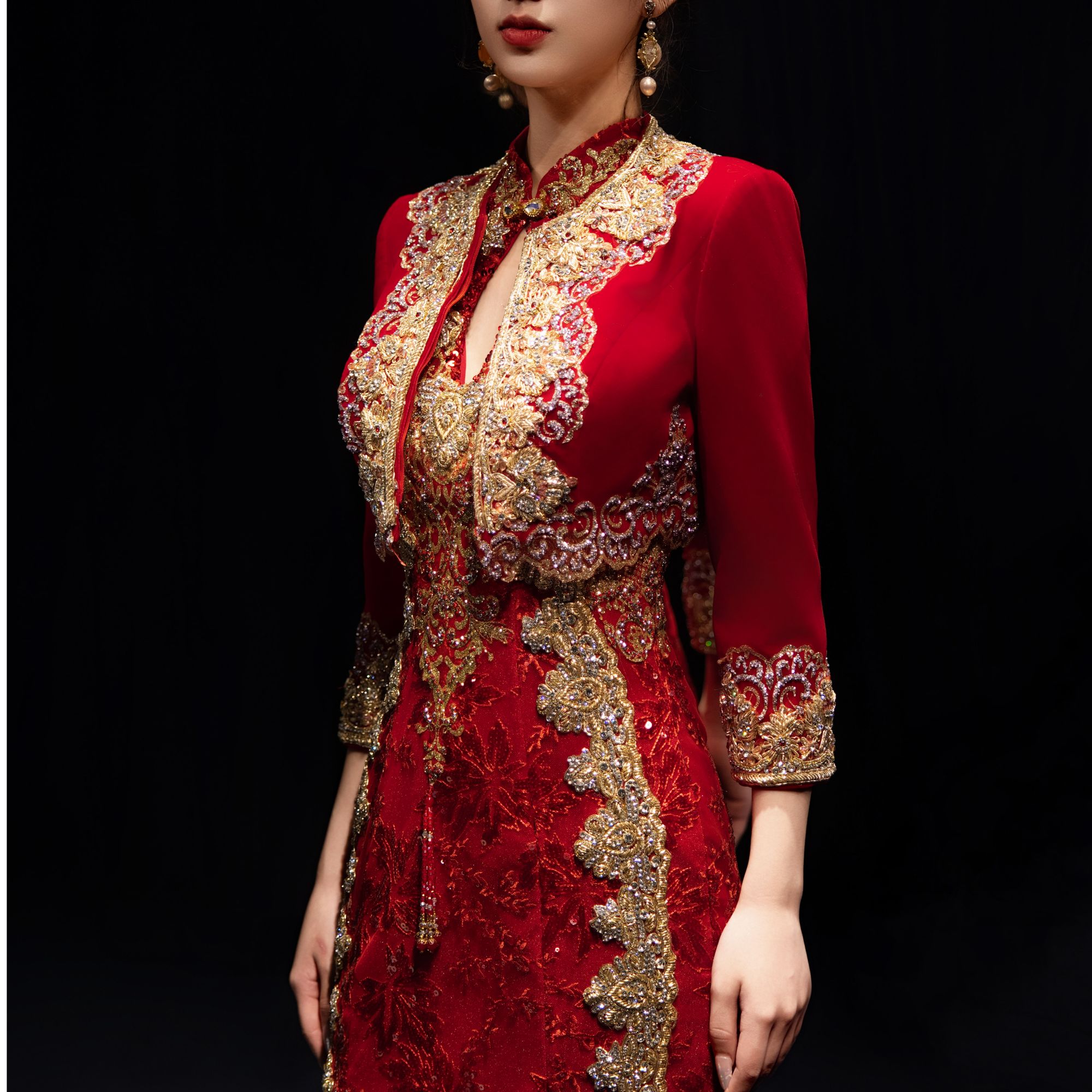 SSURMOON苏蔓•颜序国风礼服|红色秋冬旗袍带外搭小外套